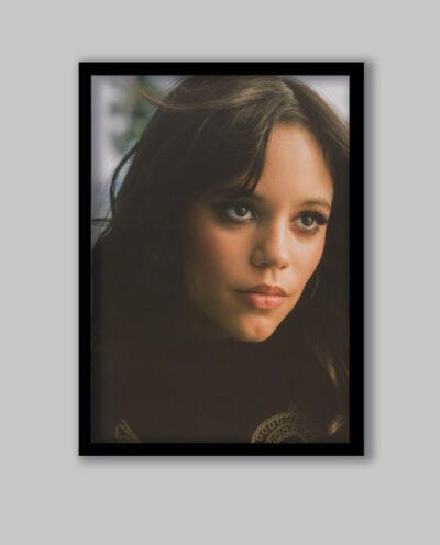تابلو مدل جنا اورتگا Jenna Ortega کد LA-G10770-2