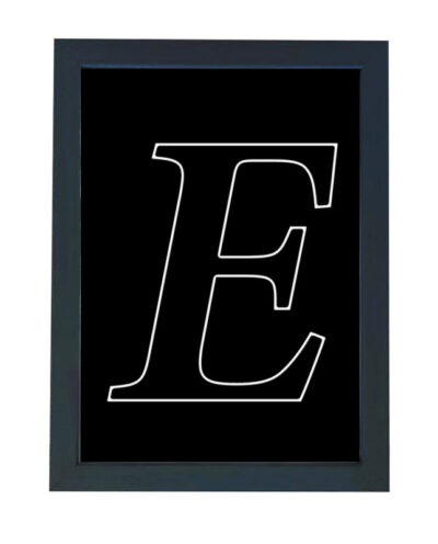 تابلو گالری چهره پرداز رخ مدل حرف E طرح عاشقانه دکوری کد Alphabet10007