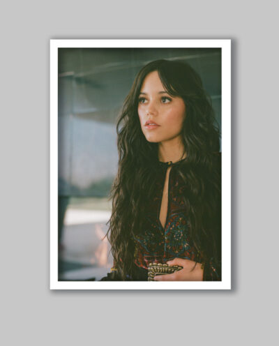 تابلو مدل جنا اورتگا Jenna Ortega کد LA-G10771