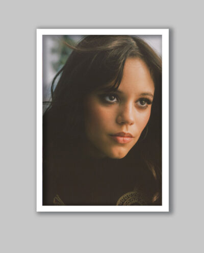 تابلو مدل جنا اورتگا Jenna Ortega کد LA-G10770