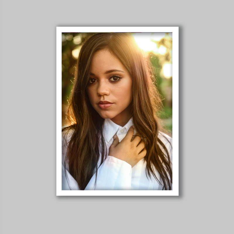 تابلو مدل جنا اورتگا Jenna Ortega کد LA-G10769