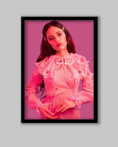 تابلو مدل جنا اورتگا Jenna Ortega کد LA-G10768-2